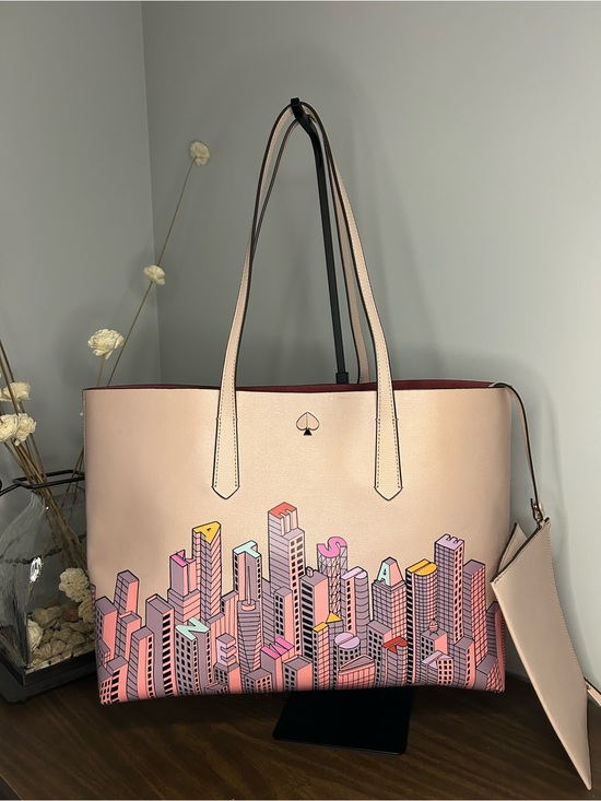 kate spade Handbags - Kate Spade City Skyline Large Tote Bag Pink NYC Print Matching Pouch